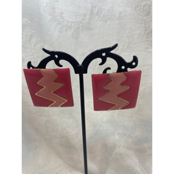 Enameled Pink Gold 1.25”x 1.25” 80’s Retro Pink Lightening - Picture 4 of 4